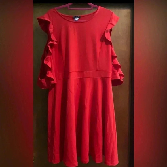 Venus cold shoulder with a ruffle, a-line. Size: XL - Picture 7 of 15